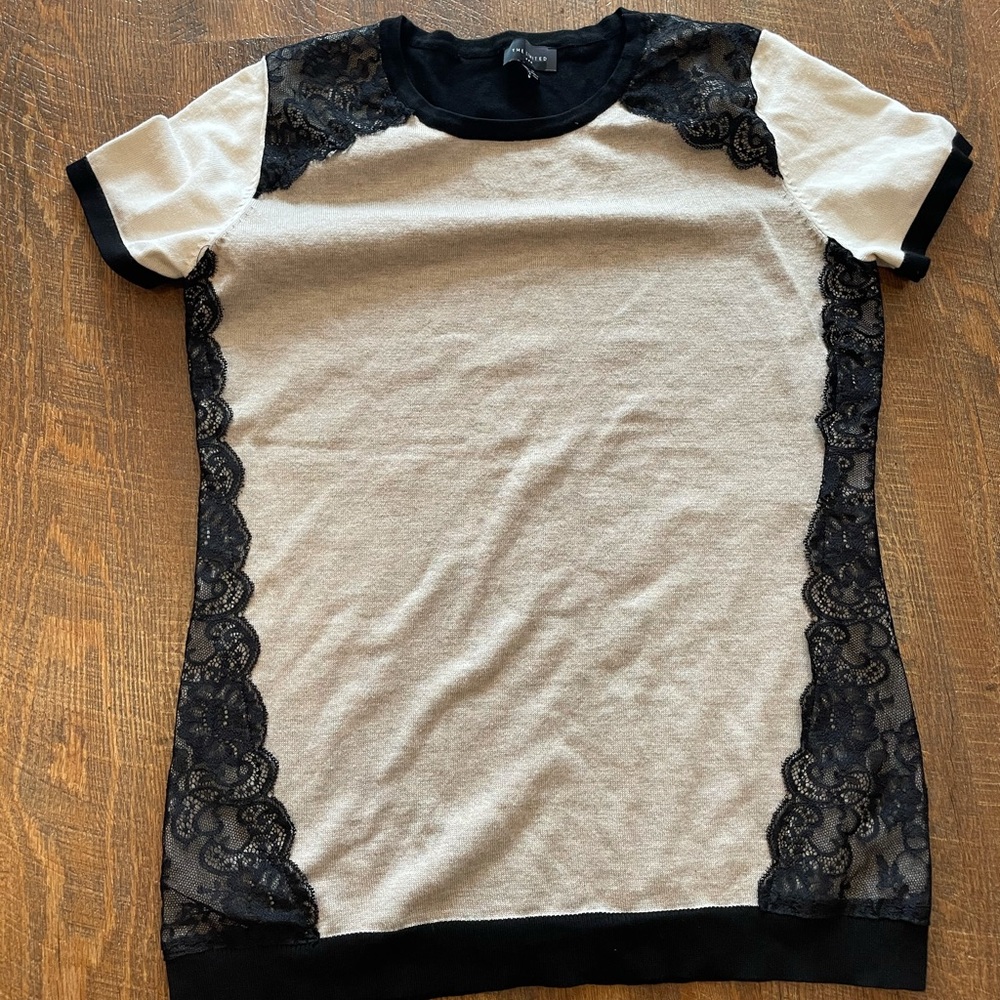 Size M Limited Sweater Top
